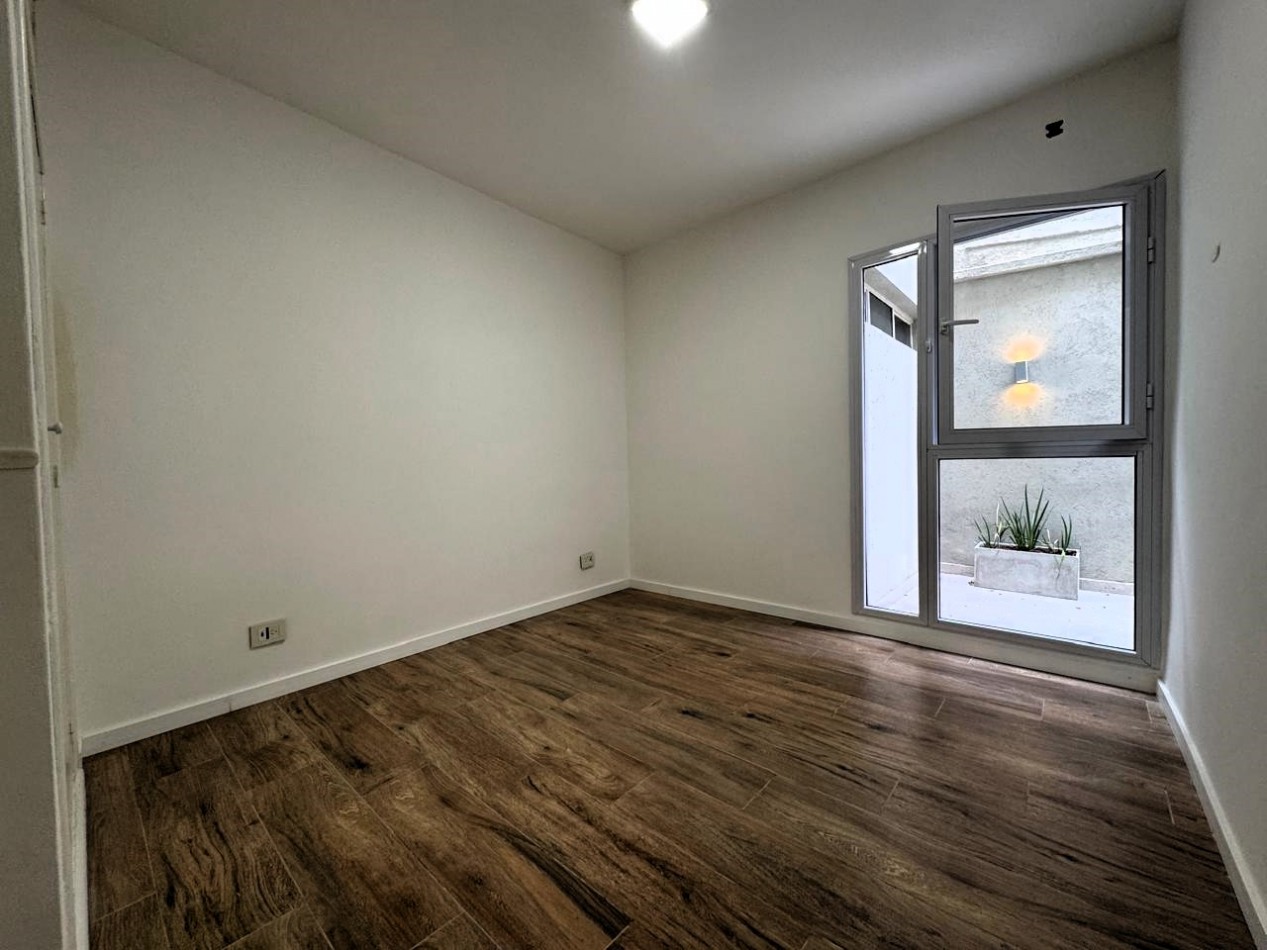 Ph 3 ambientes con patio, reciclado a nuevo. Excelente ubicacion
