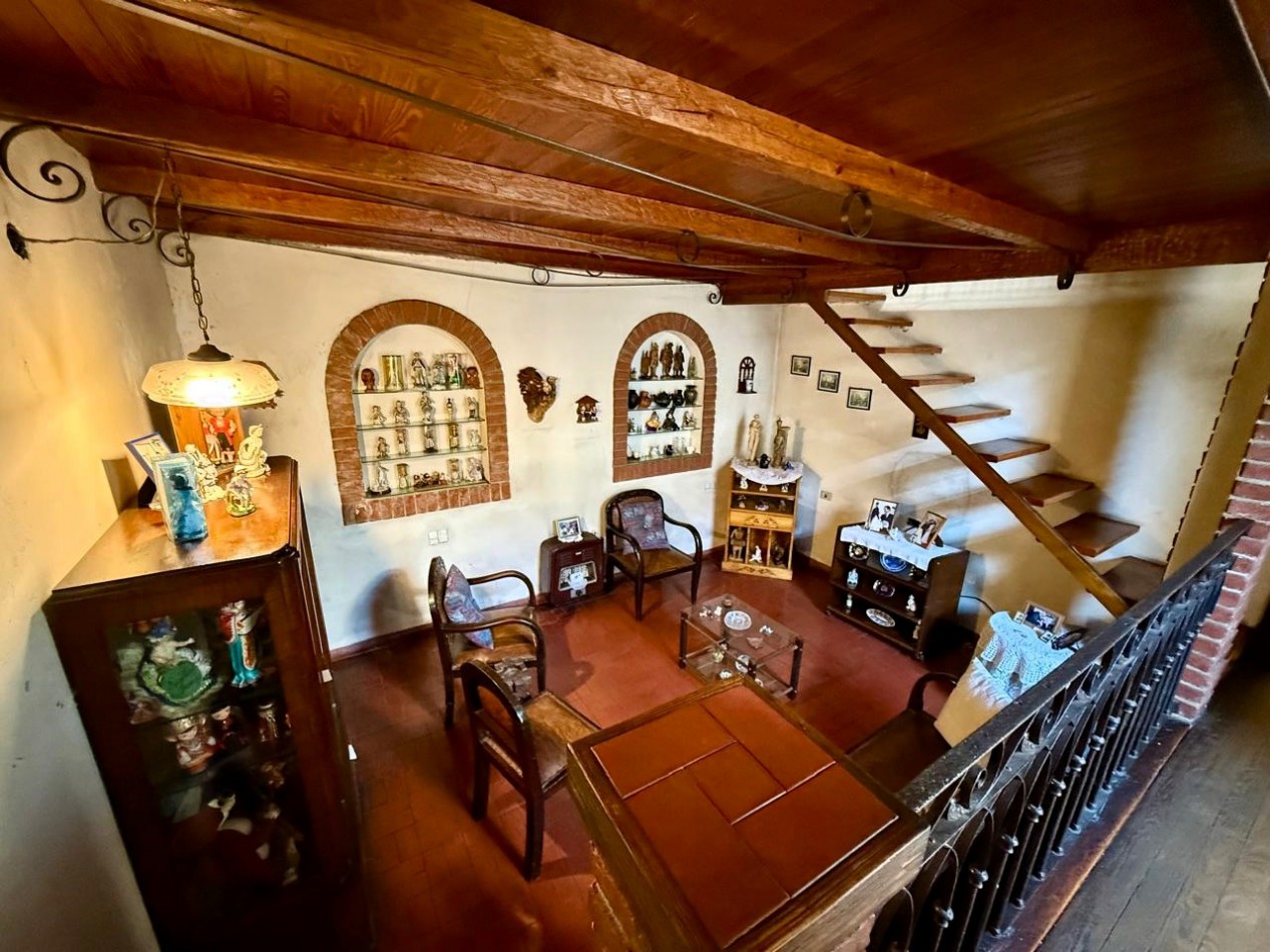 Casa 3 ambientes con dependencia , cochera, patio y terraza en lote propio de 8.66 x 24