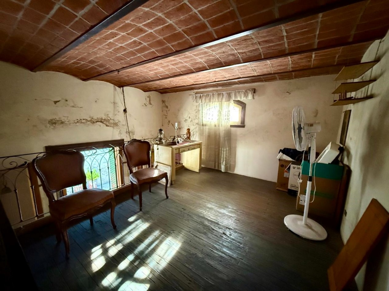 Casa 3 ambientes con dependencia , cochera, patio y terraza en lote propio de 8.66 x 24