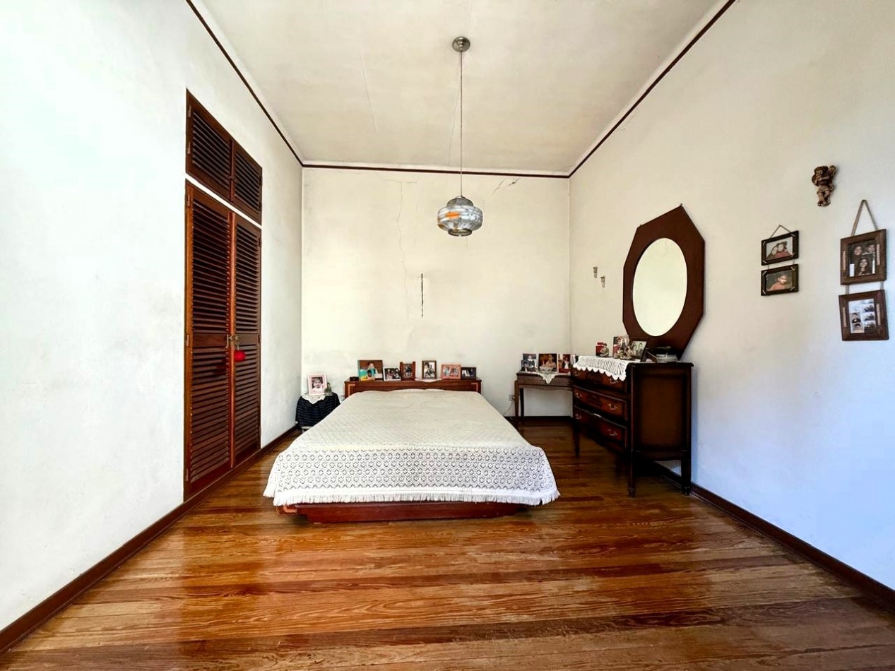 Casa 3 ambientes con dependencia , cochera, patio y terraza en lote propio de 8.66 x 24
