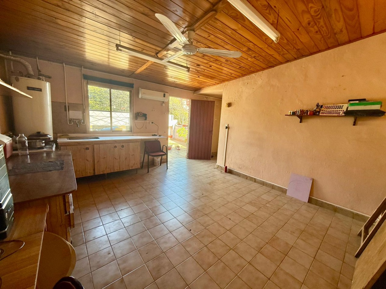 Casa 4 ambientes en lote propio con garaje quincho y terraza