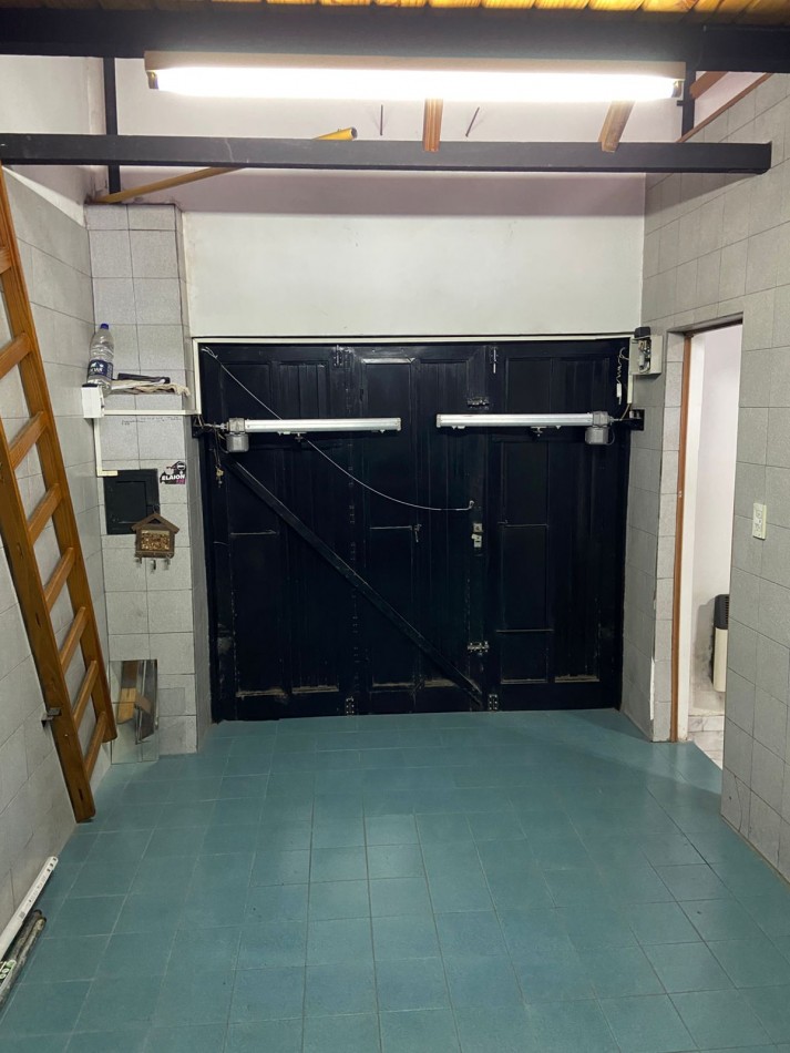 Casa 4 ambientes en lote propio con garaje quincho y terraza