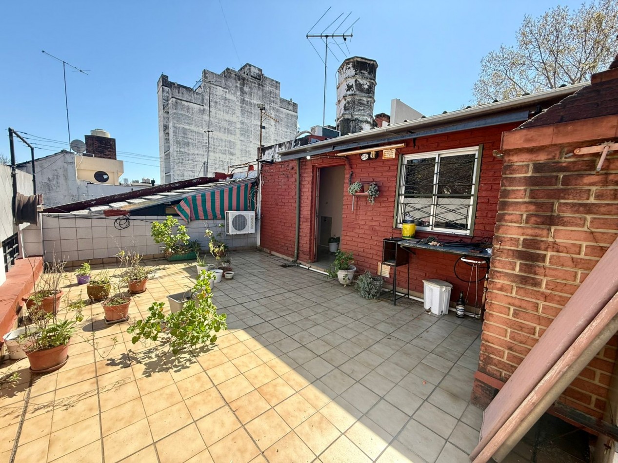 Casa 4 ambientes en lote propio con garaje quincho y terraza