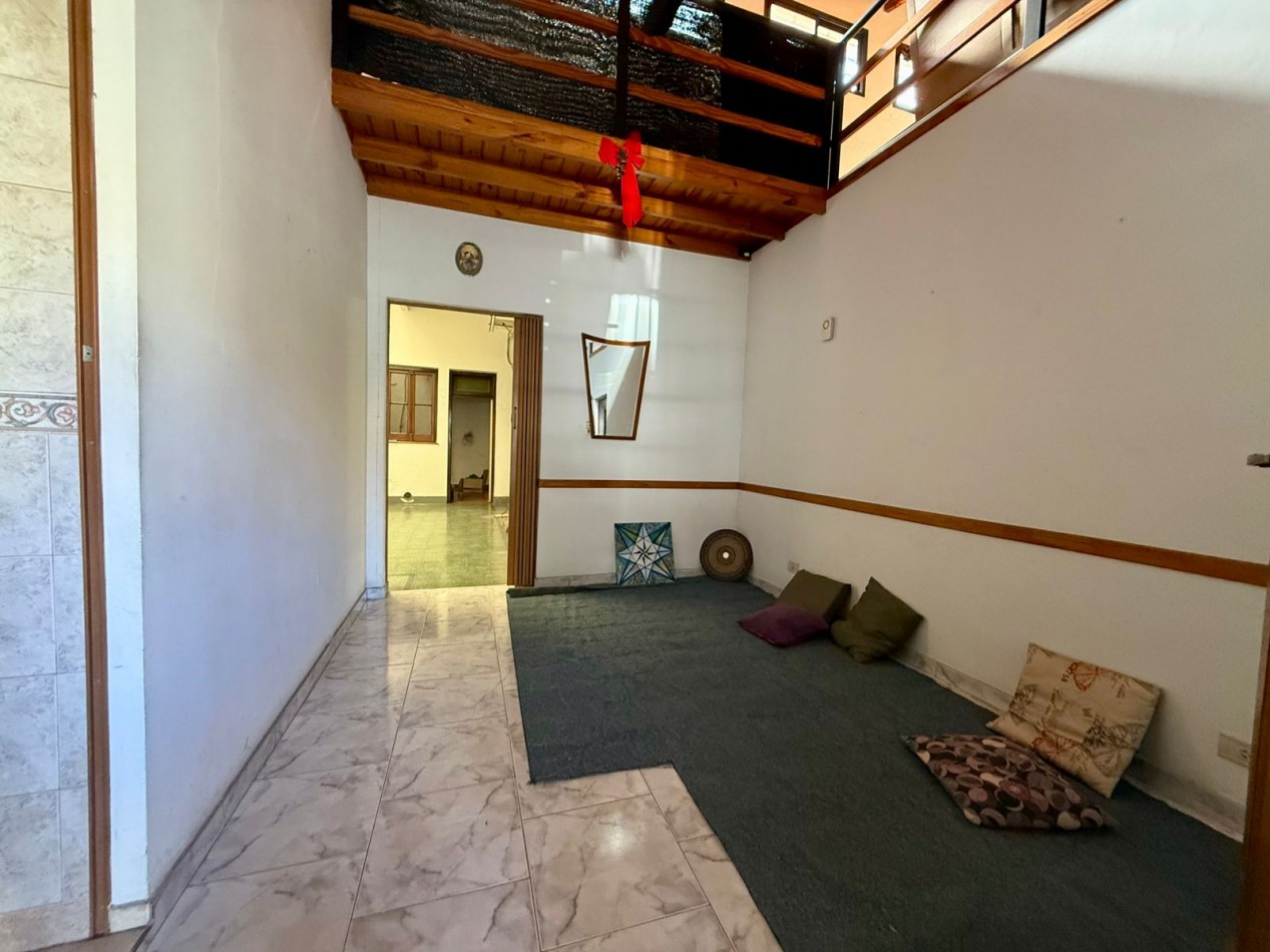 Casa 4 ambientes en lote propio con garaje quincho y terraza