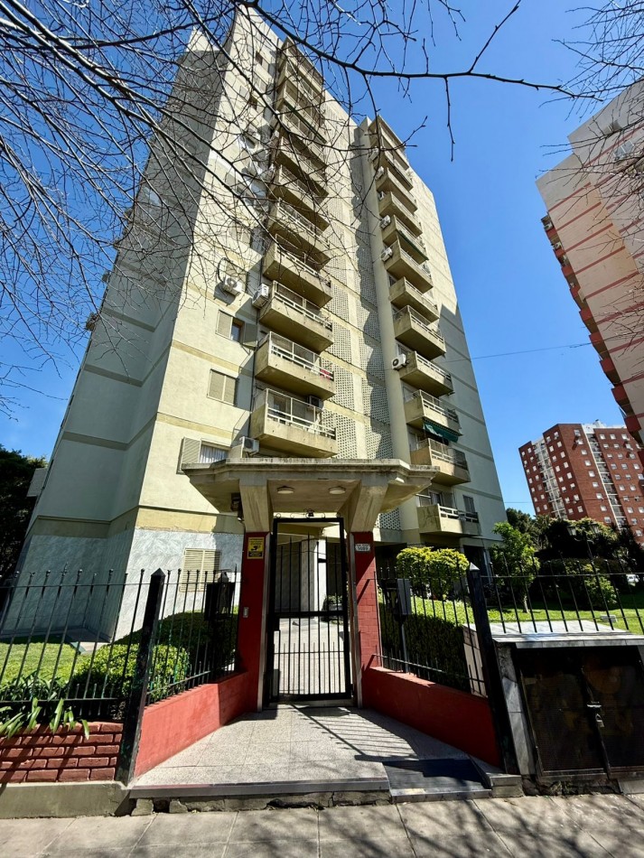 Amplio y luminoso departamento 5 ambientes con balcon