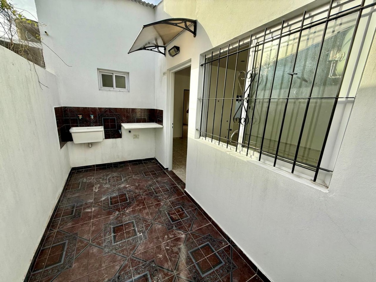 Excelente 3 ambientes en primer piso, sin expensas, no aceptan mascota