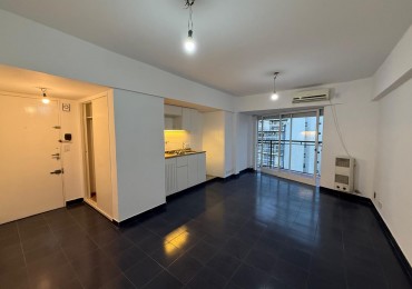 Monoambiente al frente, luminoso con balcon, excelente ubicacion